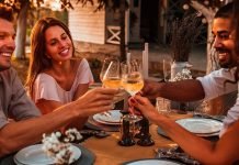 Hábitos de consumo de vino en España: El 93% prefiere tomarlo en compañía hábitos consumo de vino en españa